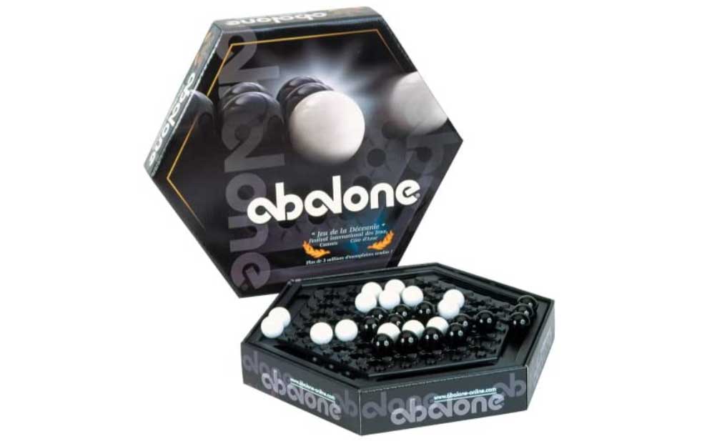 abalone 1 est un jeu amusant comportant une stratégie.
