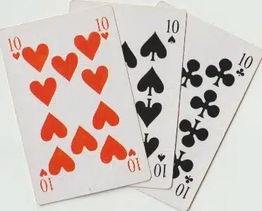 Le Rami : des combinaisons de cartes pour la victoire